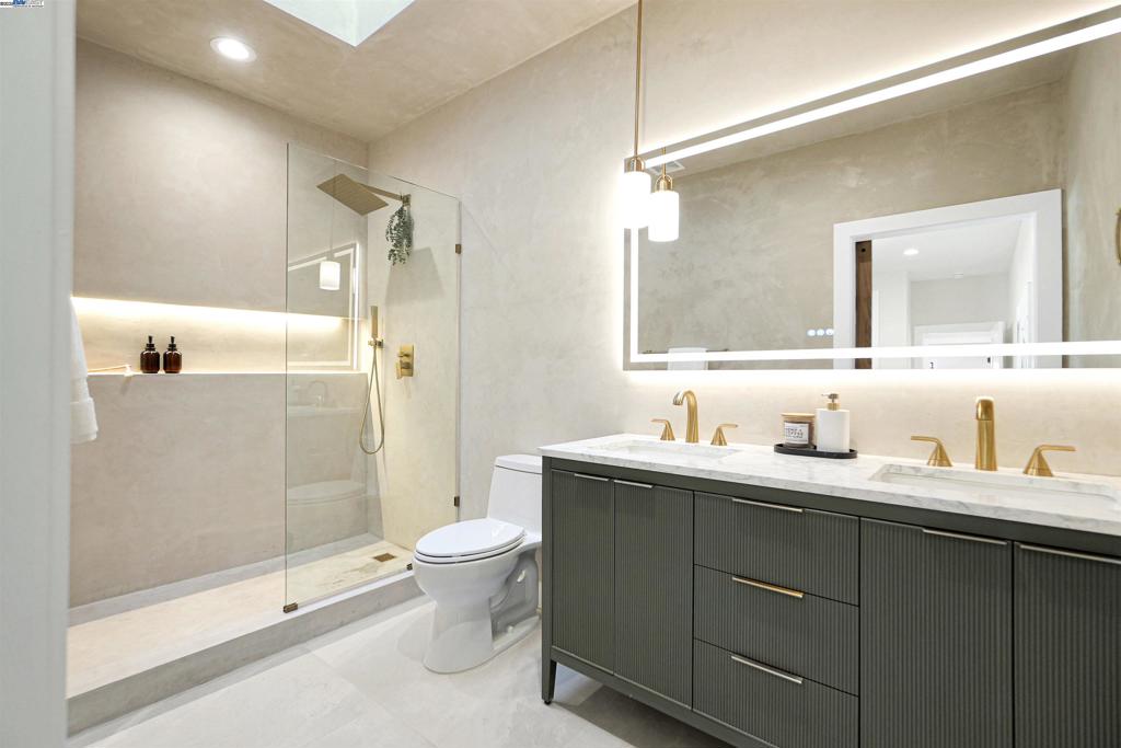ROCKRIDGE - Residential