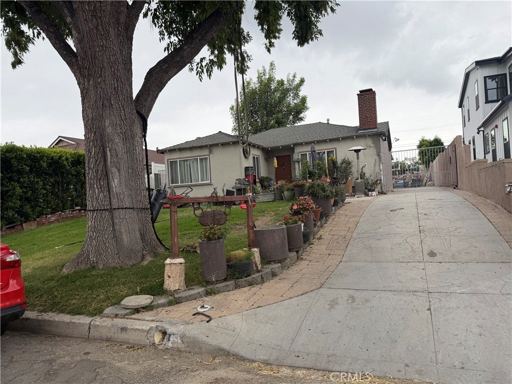217 Thompson Ave