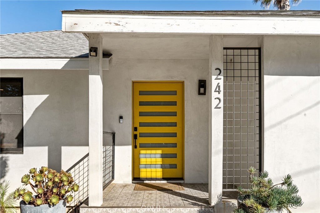 242 Thorne ST, Los Angeles CA 90042