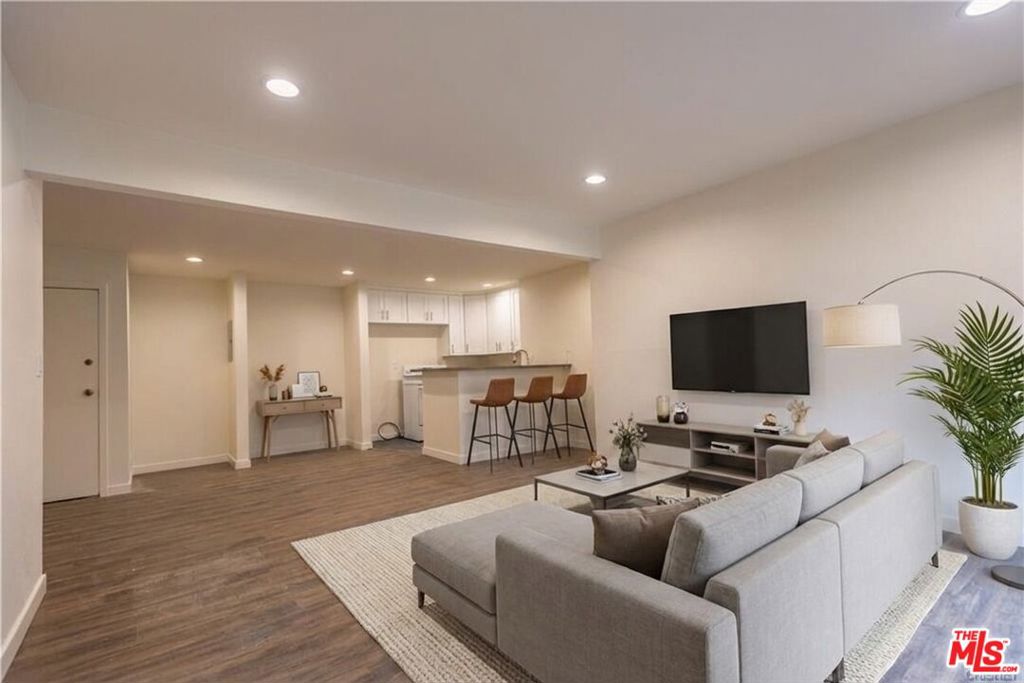 28947 Thousand Oaks Boulevard 112