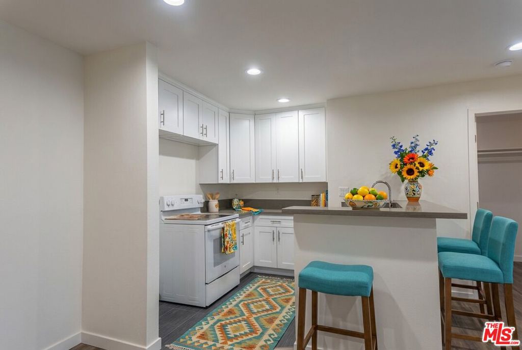 28947 Thousand Oaks Boulevard 112