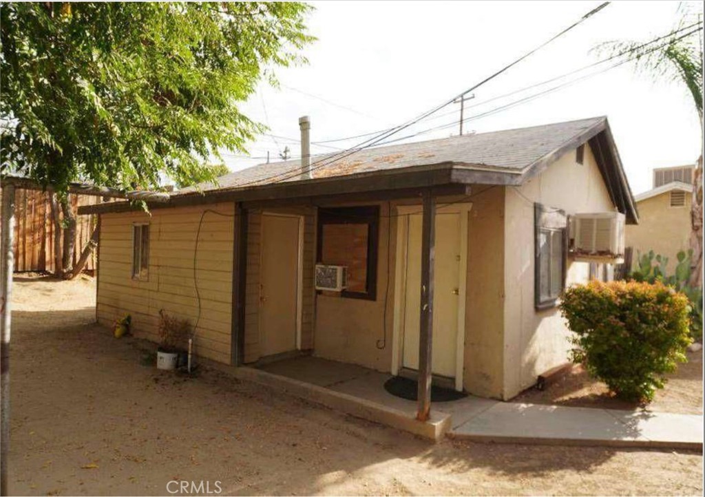 Great Opportunity to own three Units. This income producing property consist of SFR with 1Bd/1Ba, Duplex with two 3Bd/1Ba each. Each Unit has its own electric and gas meters. The SFR plumbing has recently been upgraded.