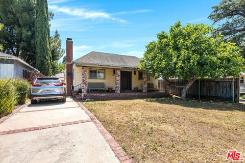 Photo of 15144 Morrison Street, Sherman Oaks, CA 91403 (MLS # 26820321)