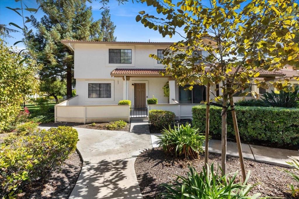 Photo of 5439 Colony Green Drive, San Jose, CA 95123 (MLS # ML82020478)