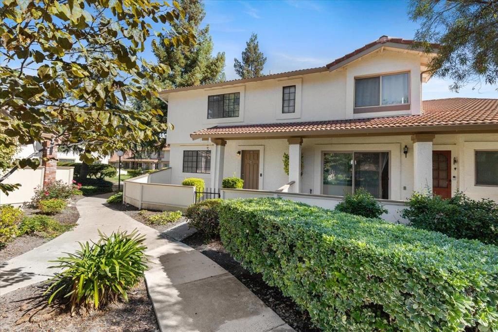 Photo of 5439 Colony Green Drive, San Jose, CA 95123 (MLS # ML82020478)
