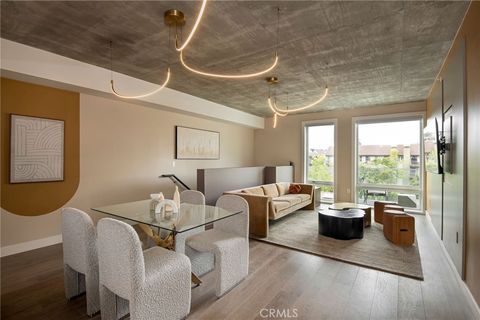 Photo of 380 Cordova Street #413, Pasadena, CA 91101 (MLS # PF26091909)