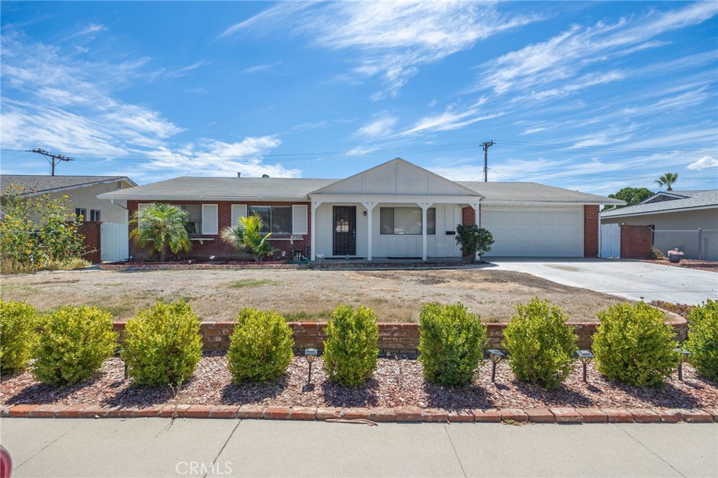 Welcome to Sun City Civic Association community, a 55+ community in Menifee. This spacious well designed home offers a fantastic floor plan with generous living and dining areas. The functional kitchen features a breakfast bar, and ample storage. All bedrooms are roomy. The main bedroom has 2 closets. The en suite bathroom has a walk-in shower for convenience and accessibility. The 2 car garage has lots of storage and a large bonus room for your washer/dryer and other organizing/cleaning accessories. Minutes from the clubhouse, you enjoy all the social activities. In the complex there are 2 pools, a spa, fitness center, pickleball and bocce ball courts. Everyday seems like a vacation with so many options! HOA fees are 435.00 annually.
Beyond the association you are close to restaurants, stores and medical facilities. Plan an appointment soon!