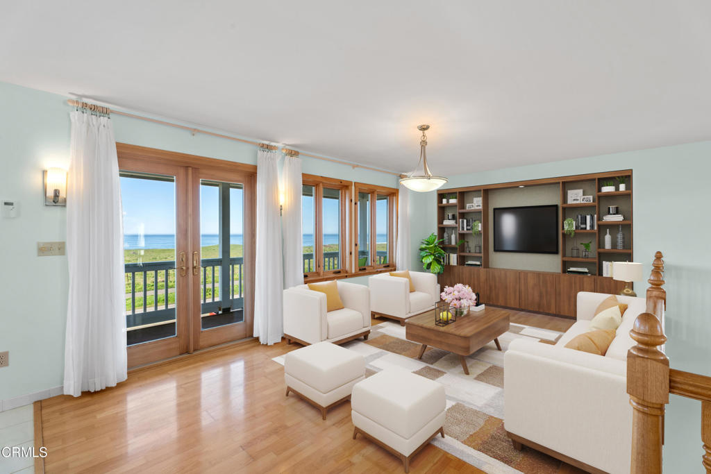 960 Glass Beach Drive