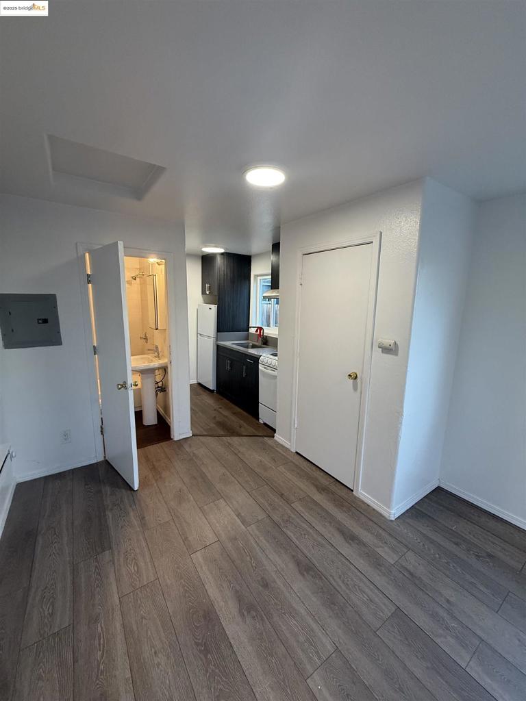 EASTMONT - Residential Lease