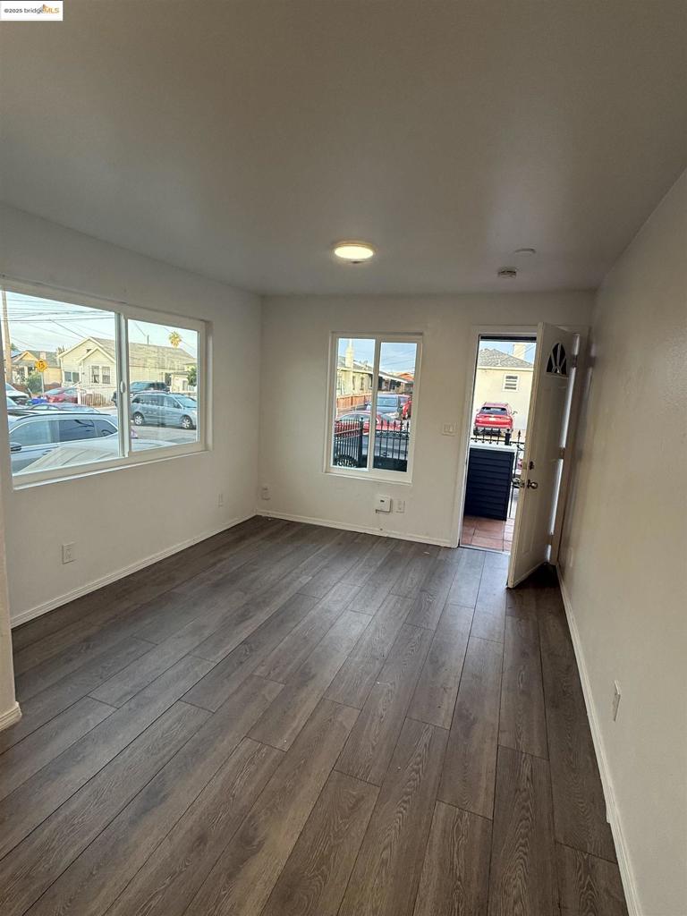 EASTMONT - Residential Lease