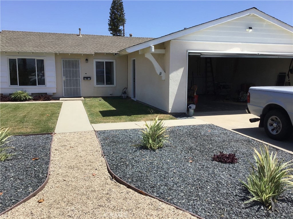 4411 Farquhar