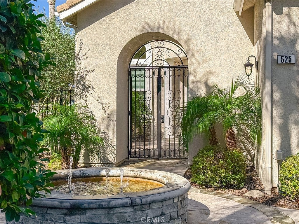 525 Oak Tree Court