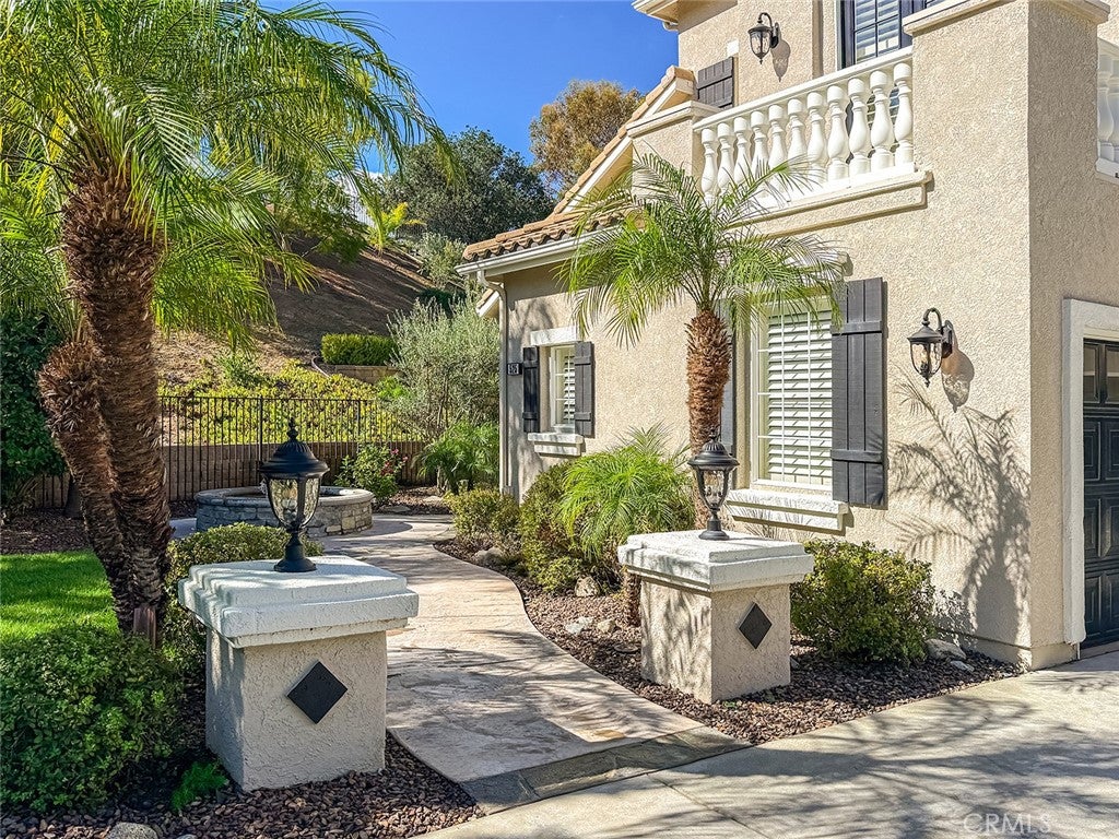 525 Oak Tree Court
