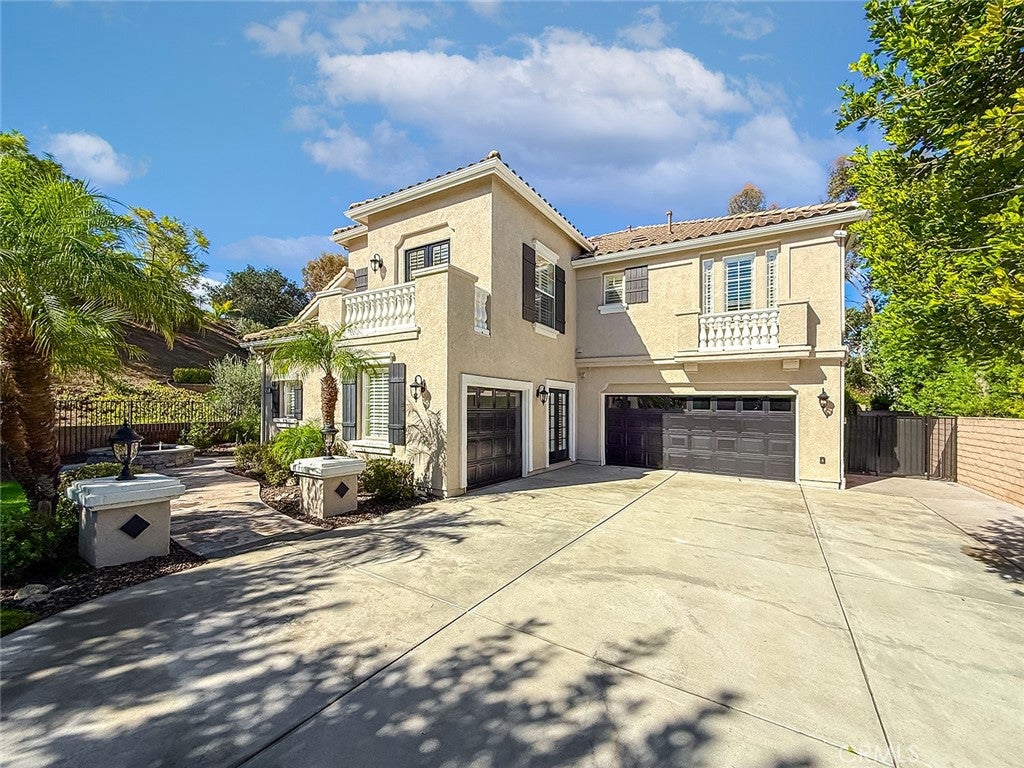 525 Oak Tree Court