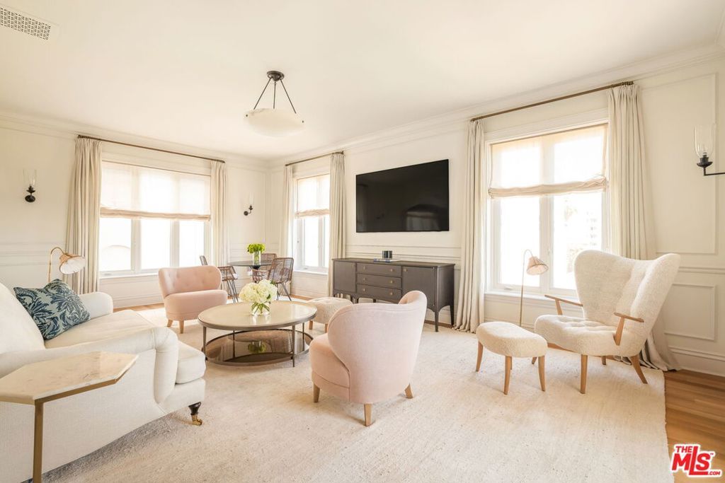 Photo of 1424 N Crescent Heights Boulevard #48, West Hollywood, CA 90046 (MLS # 25586959)