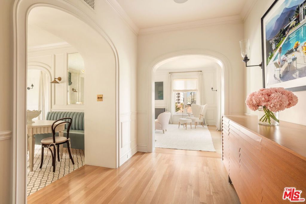 Photo of 1424 N Crescent Heights Boulevard #48, West Hollywood, CA 90046 (MLS # 25586959)