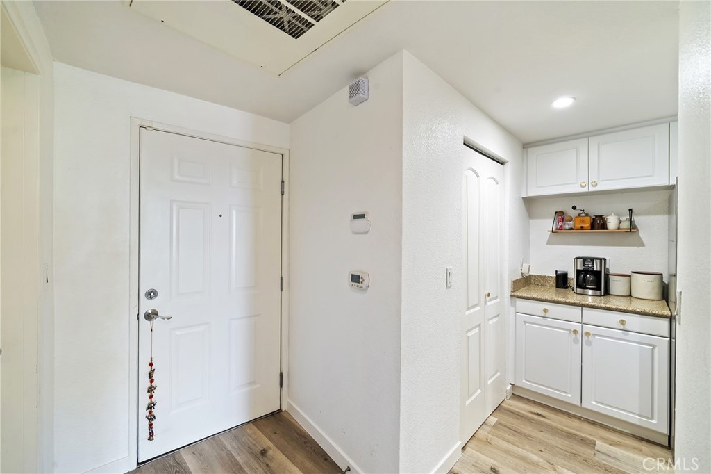 838 Pine Avenue 211