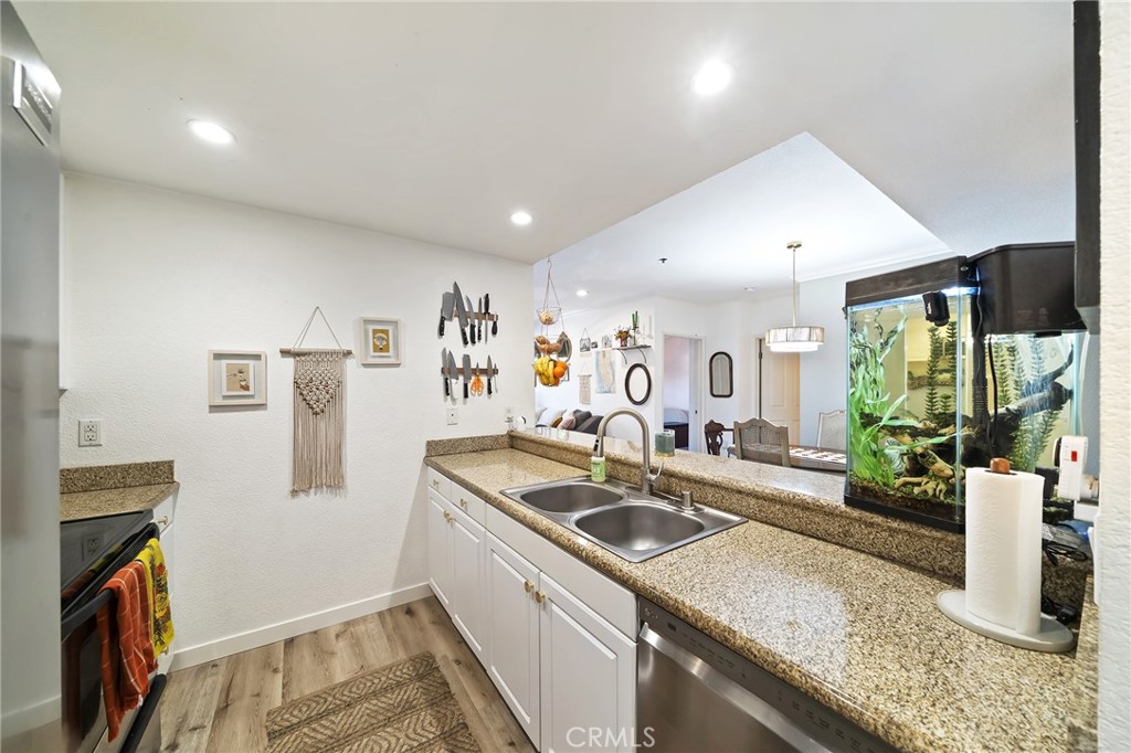 838 Pine Avenue 211