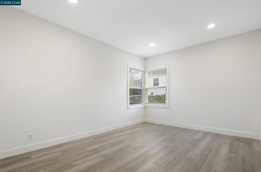 ELMHURST - Residential