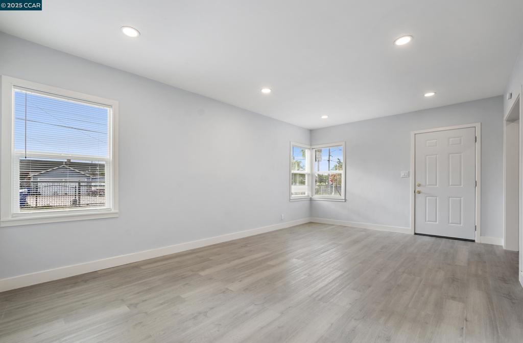 ELMHURST - Residential