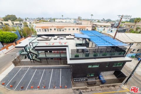 Photo of 14 Brooks Avenue #9, Venice, CA 90291 (MLS # 26838041)