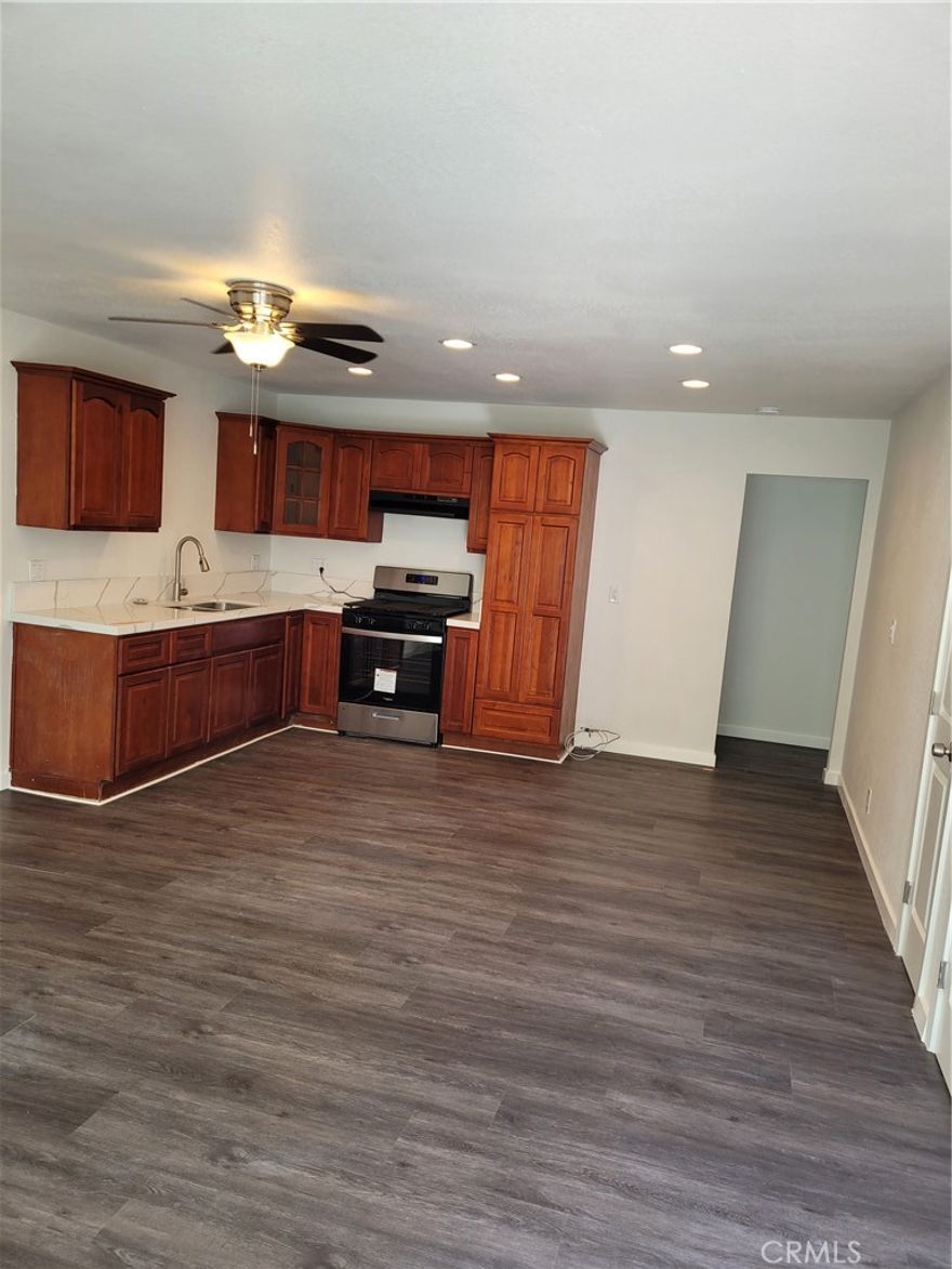 Central Costa Mesa location. Close to schools, Orange Coast College, South Coast Plaza, transportation. All four apartments are 3 bedrooms, single level about 1150 square feet.
Two Apartments have been remodeled with new kitchens, Bathrooms, Vinyl planking and new vinyl windows. Two have the potential to be remodeled for much more income.
The whole building has been re-piped with coper pipe. All four electrical panel have been replaced with NEW panels.