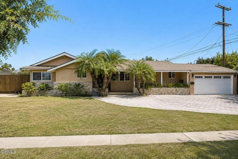 Photo of 814 Kellogg Avenue, Glendale, CA 91202 (MLS # V1-38291)