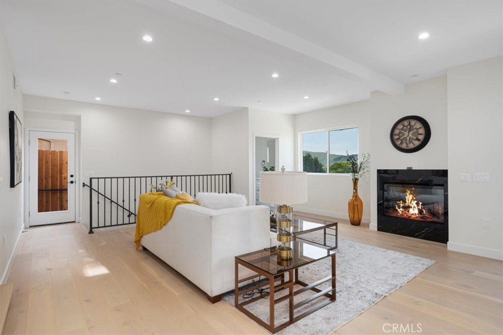 4854 Buchanan