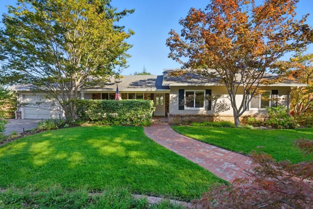 Photo of 185 Beverly Lane, Los Altos, CA 94022 (MLS # ML82025676)