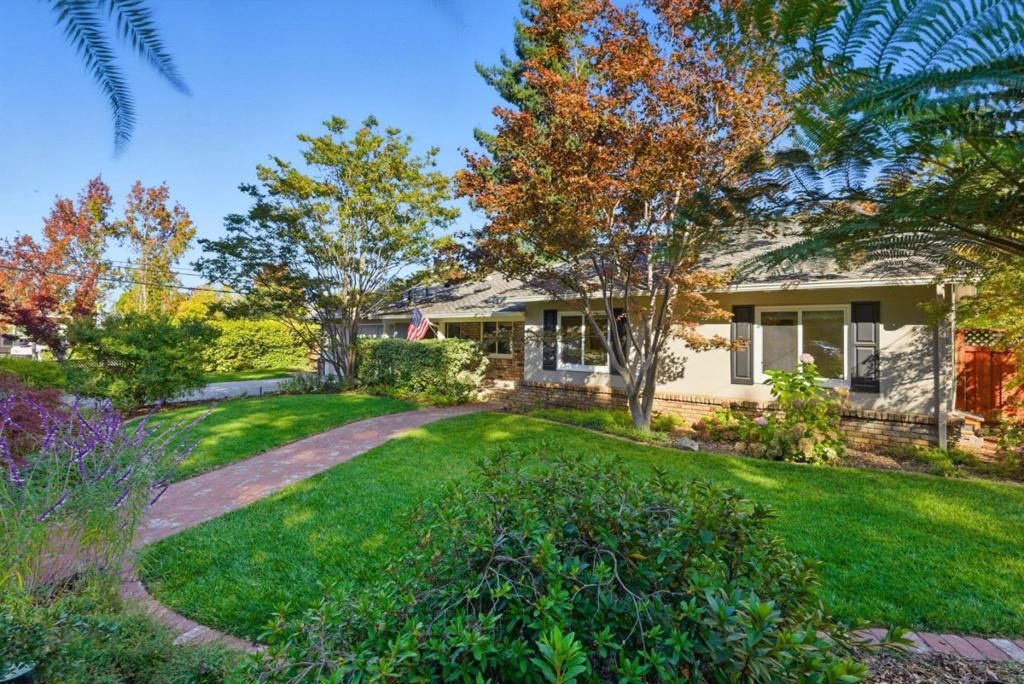 Photo of 185 Beverly Lane, Los Altos, CA 94022 (MLS # ML82025676)