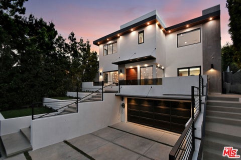 Photo of 4233 Costello Avenue, Sherman Oaks, CA 91423 (MLS # 26984849)