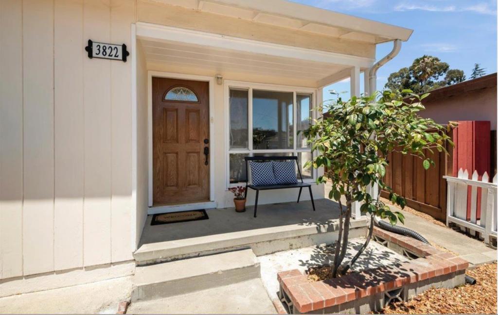 3822 Vincent Court
