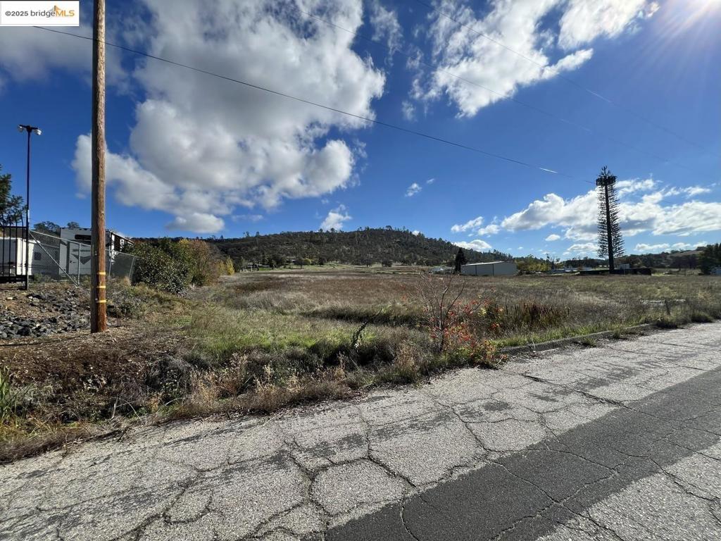 L 748 El Prado RD