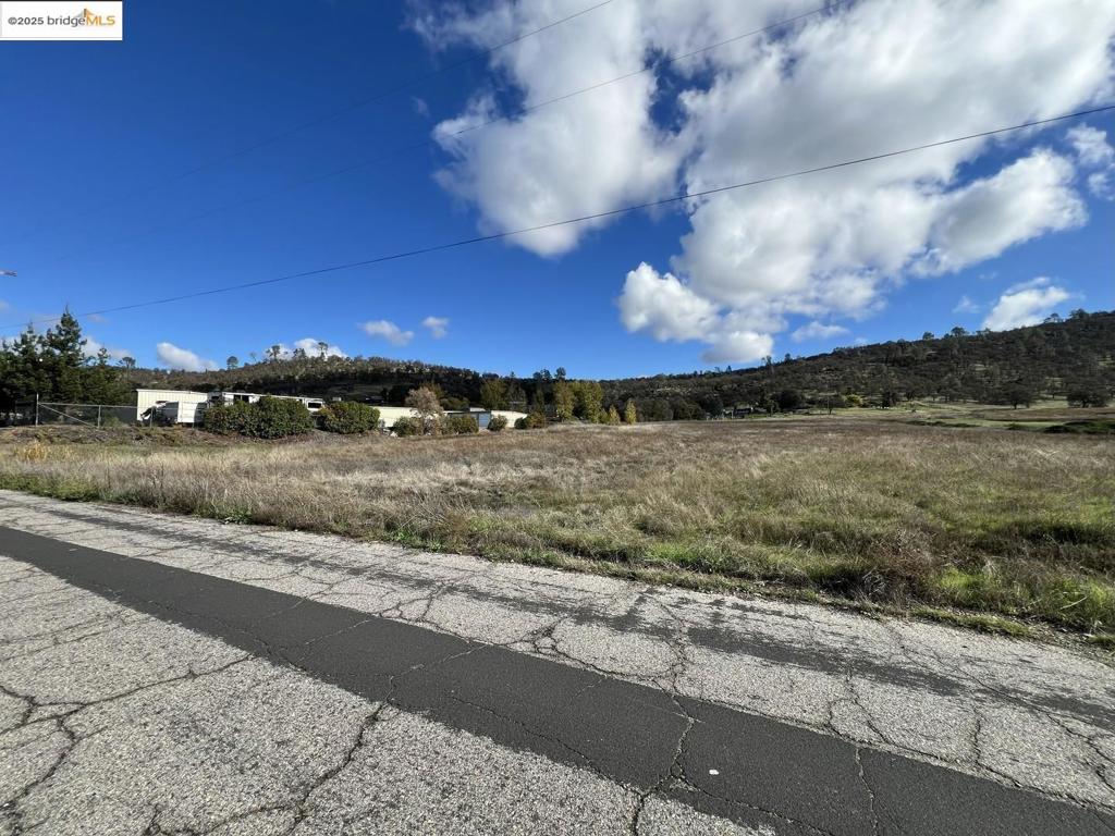 L 748 El Prado RD