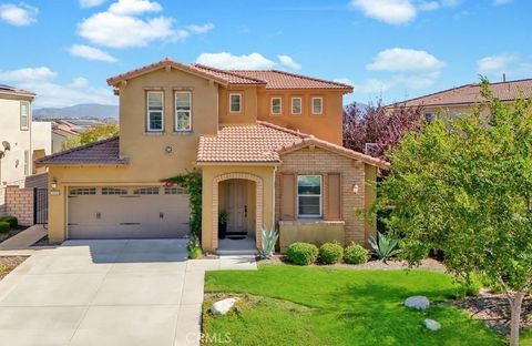 Photo of 28658 Farrier Drive, Valencia, CA 91354 (MLS # SR25240094)