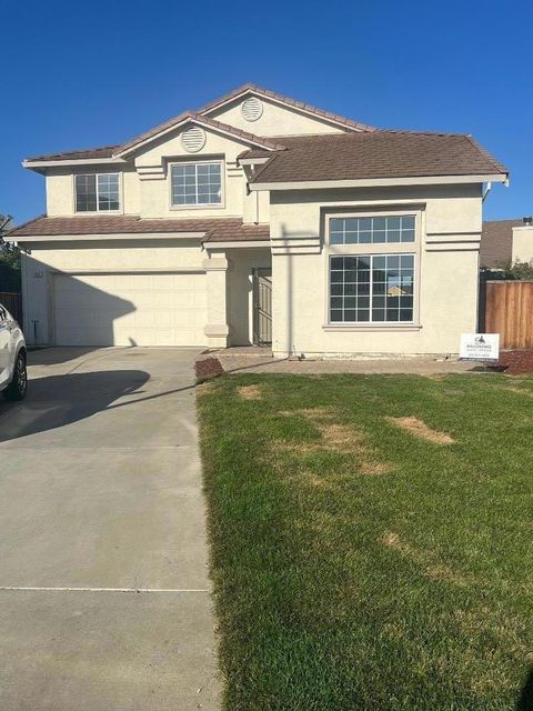 Photo of 441 Adrian Court, Hollister, CA 95023 (MLS # ML82023853)