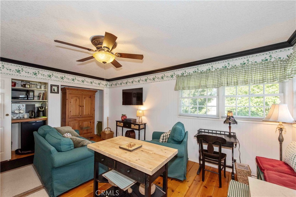 El Camino Glen (CH) - Residential Lease