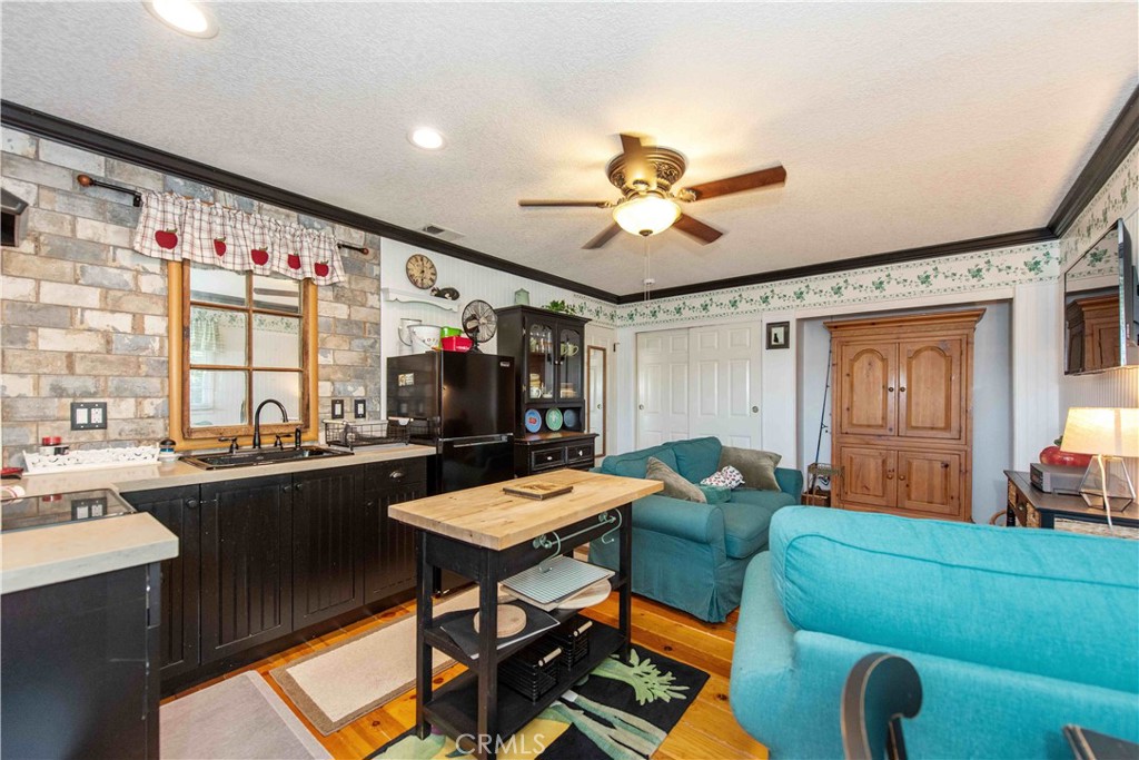 El Camino Glen (CH) - Residential Lease