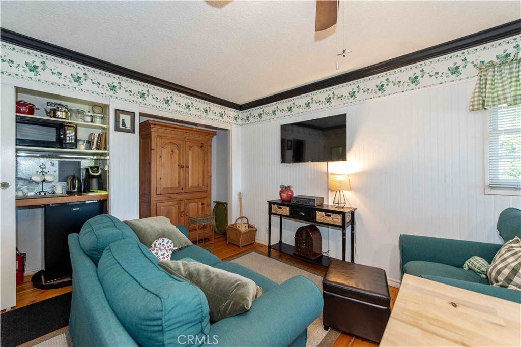 El Camino Glen (CH) - Residential Lease