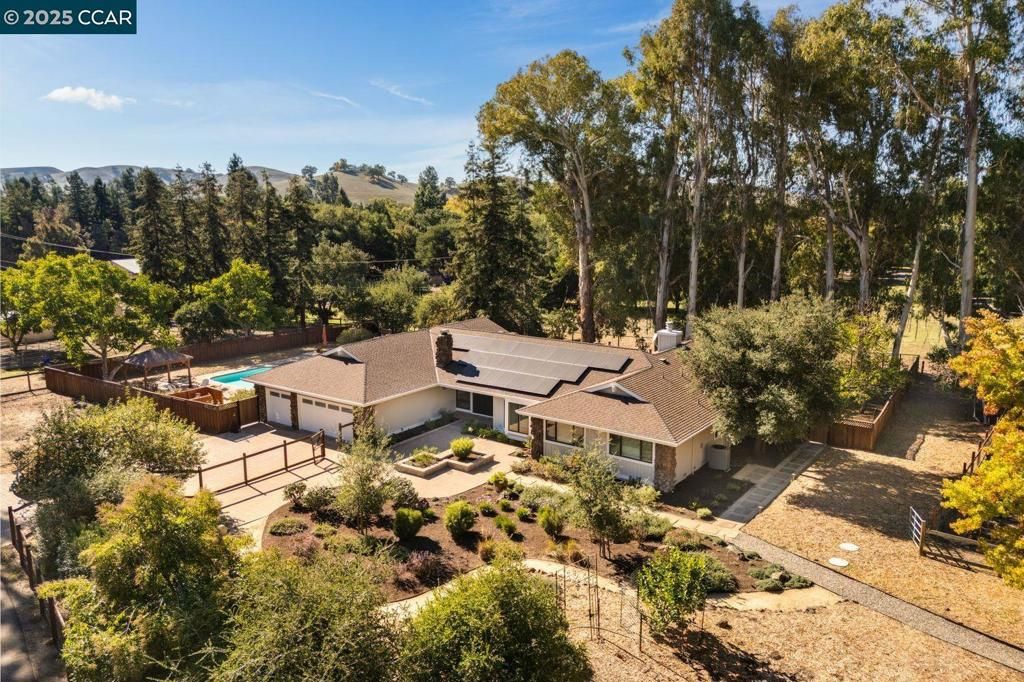 Photo of 254 Joseph Lane, Pleasanton, CA 94588 (MLS # 41119264)