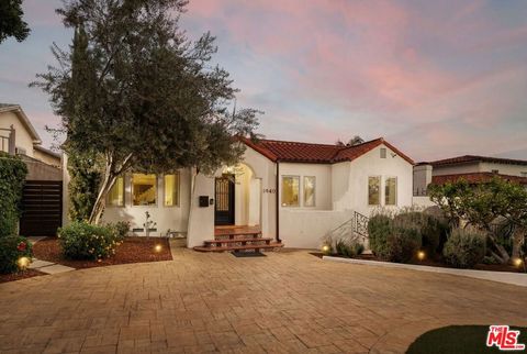 Photo of 1940 N Western Avenue, Los Angeles, CA 90027 (MLS # 26671151)