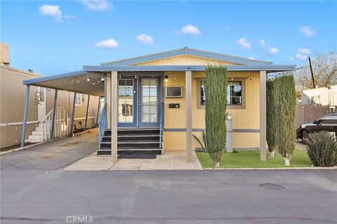 Photo of 16473 Green Tree Boulevard, Victorville, CA 92395 (MLS # HD25278497)