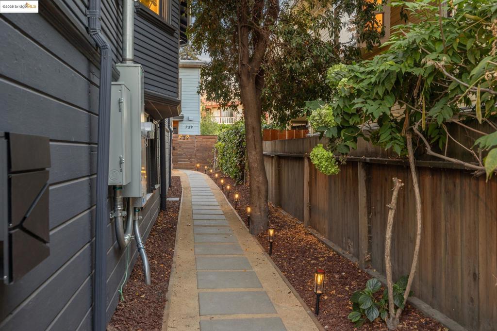 NORTH OAKLAND - Residential