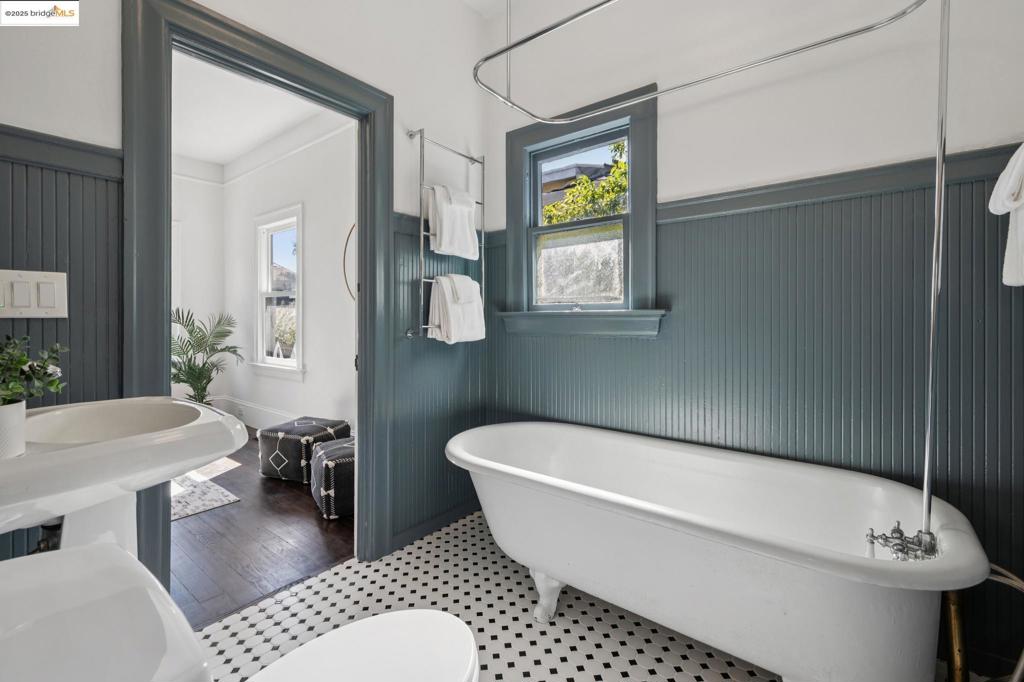 NORTH OAKLAND - Residential