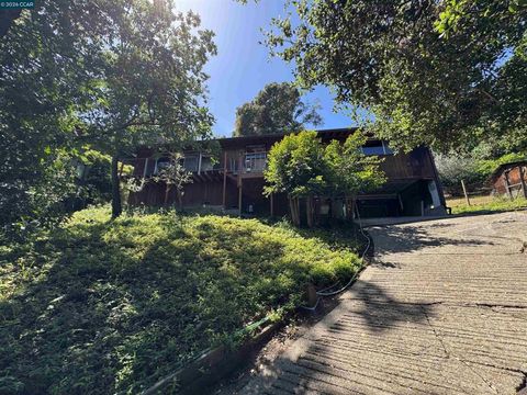 Photo of 3357 Ridge Road Rd, Lafayette, CA 94549 (MLS # 41131512)
