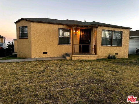 Photo of 132 W 124th Street, Los Angeles, CA 90061 (MLS # 26921865)