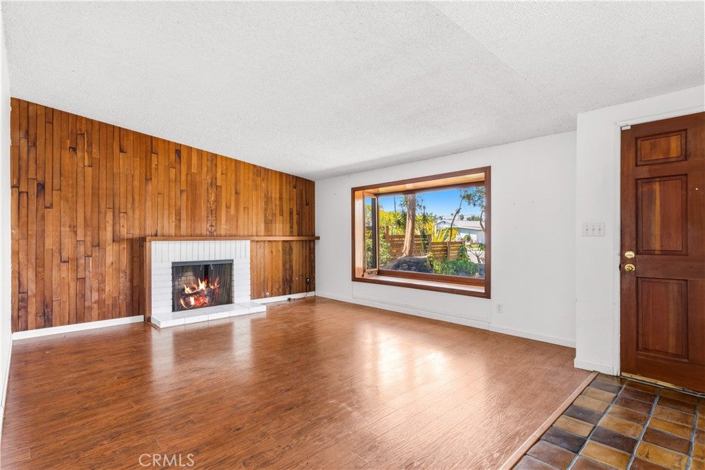 17408 Walnut