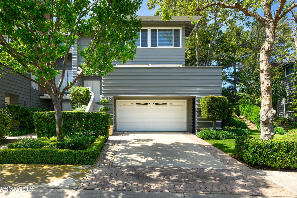 1527 N View Drive
