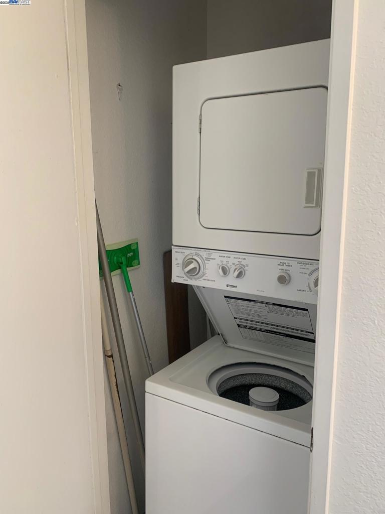 UNIVERSITY HILLS - Residential