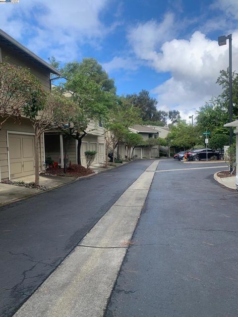 Photo of 2485 Saint Helena Dr. Dr #3, Hayward, CA 94542 (MLS # 41115266)